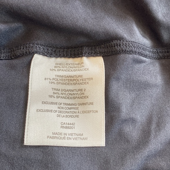 MPG workout top in purple, grey and black, size small. - Picture 6 of 10